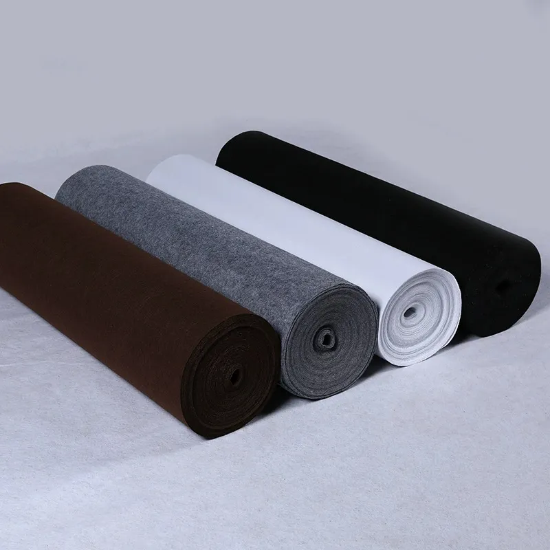 Fehér romantikus esküvői szőnyeg